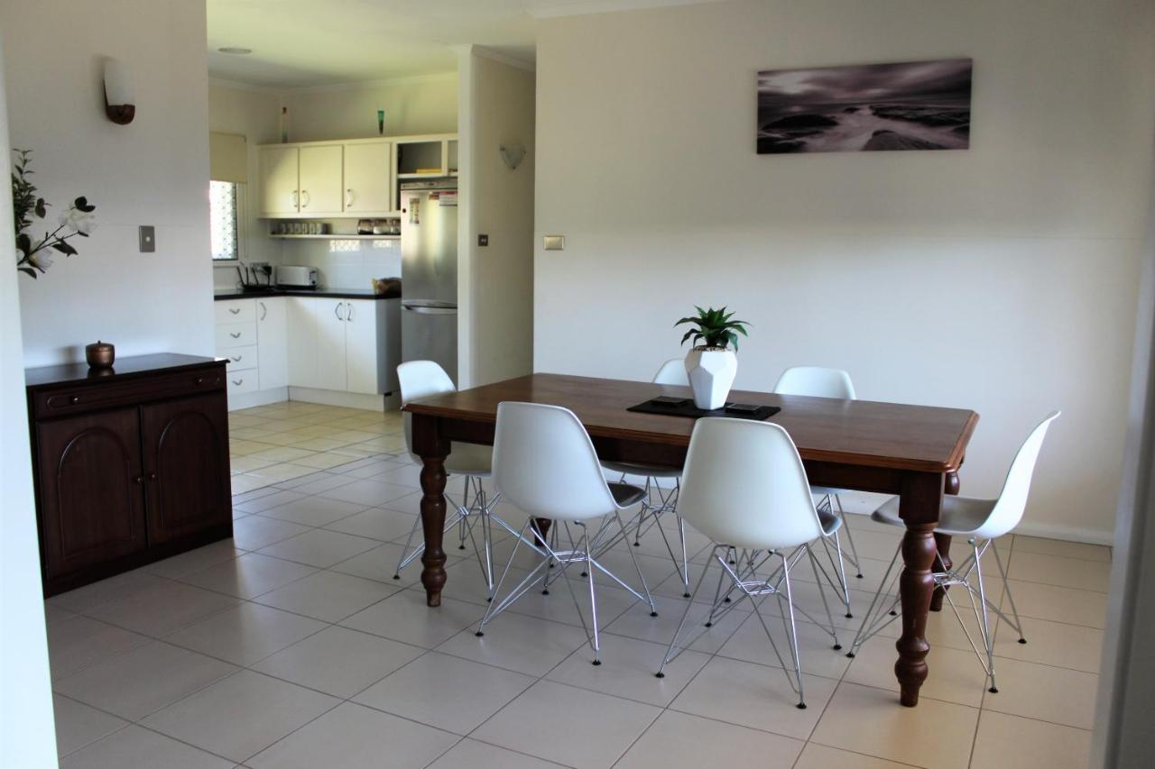 Edge Hill Clean & Green Cairns, 7 Minutes From The Airport, 7 Minutes To Cairns Cbd & Reef Fleet Terminal المظهر الخارجي الصورة